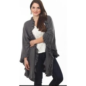 Nordstrom scarf with ruffles gray 90% wool and 10% cashmere One Size